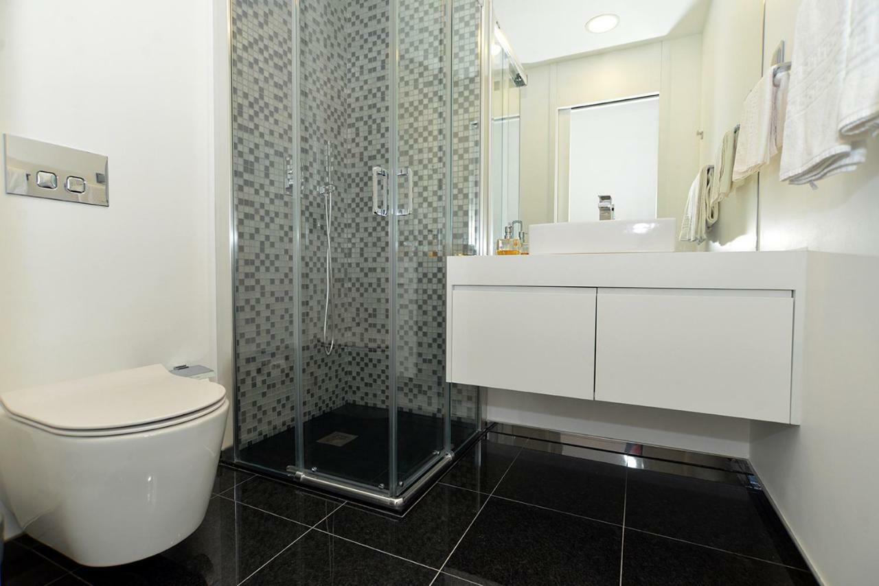 Sec Xxi 12 - 3 Bed Flat Apartment *