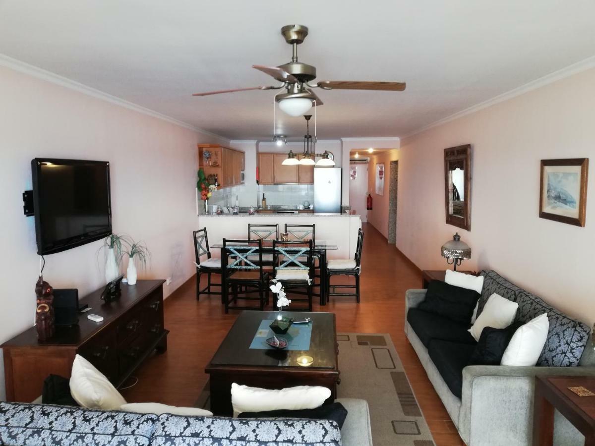 Apartment By The & Pool Funchal (Madeira)