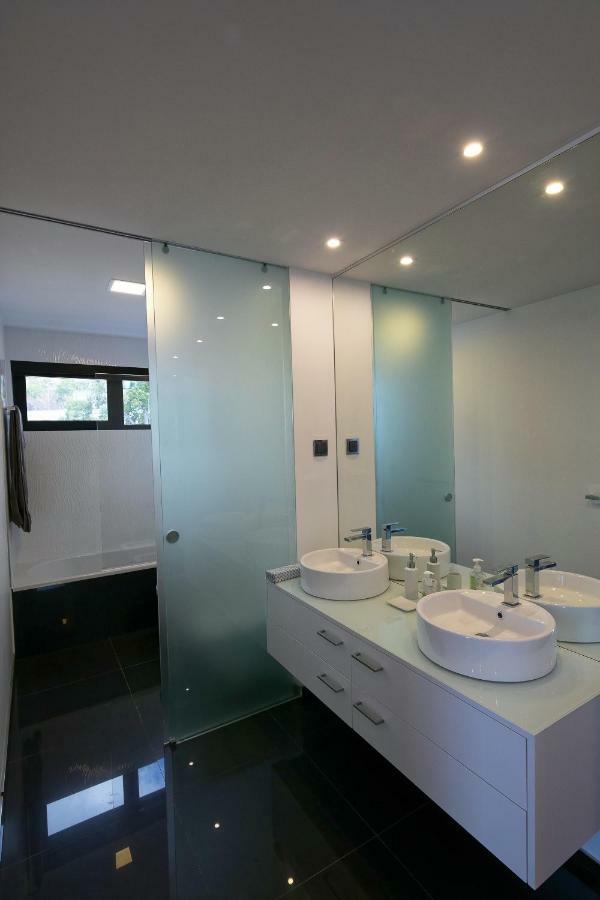 Spacious Luxury With A Great View, Funchal, Free Wifi And Parking