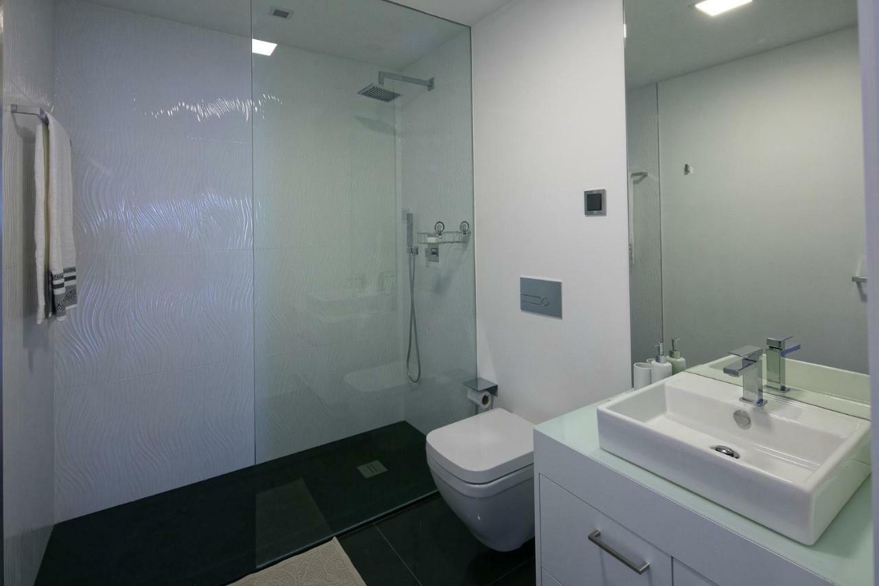 Apartment Spacious Luxury With A Great View, Funchal, Free Wifi And Parking