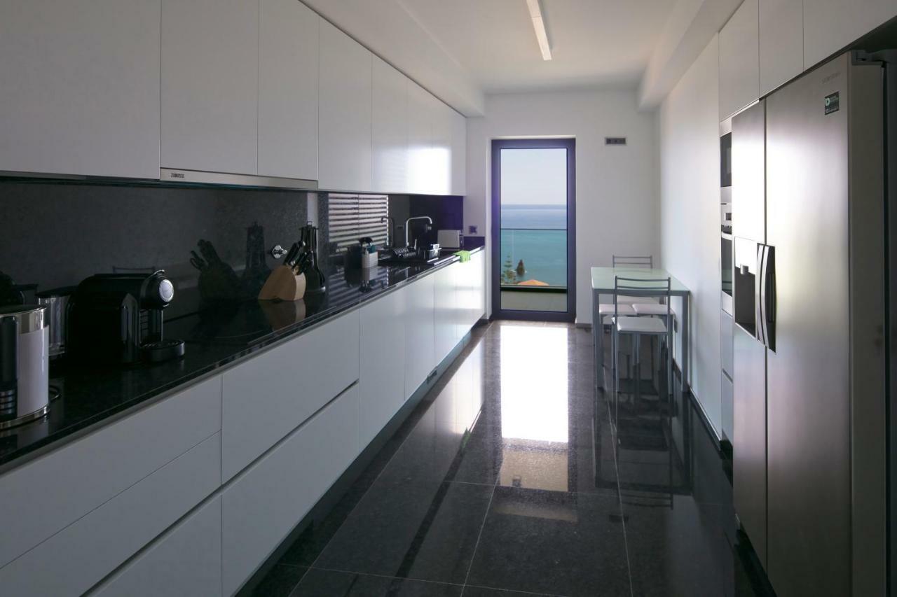 Spacious Luxury With A Great View, Funchal, Free Wifi And Parking