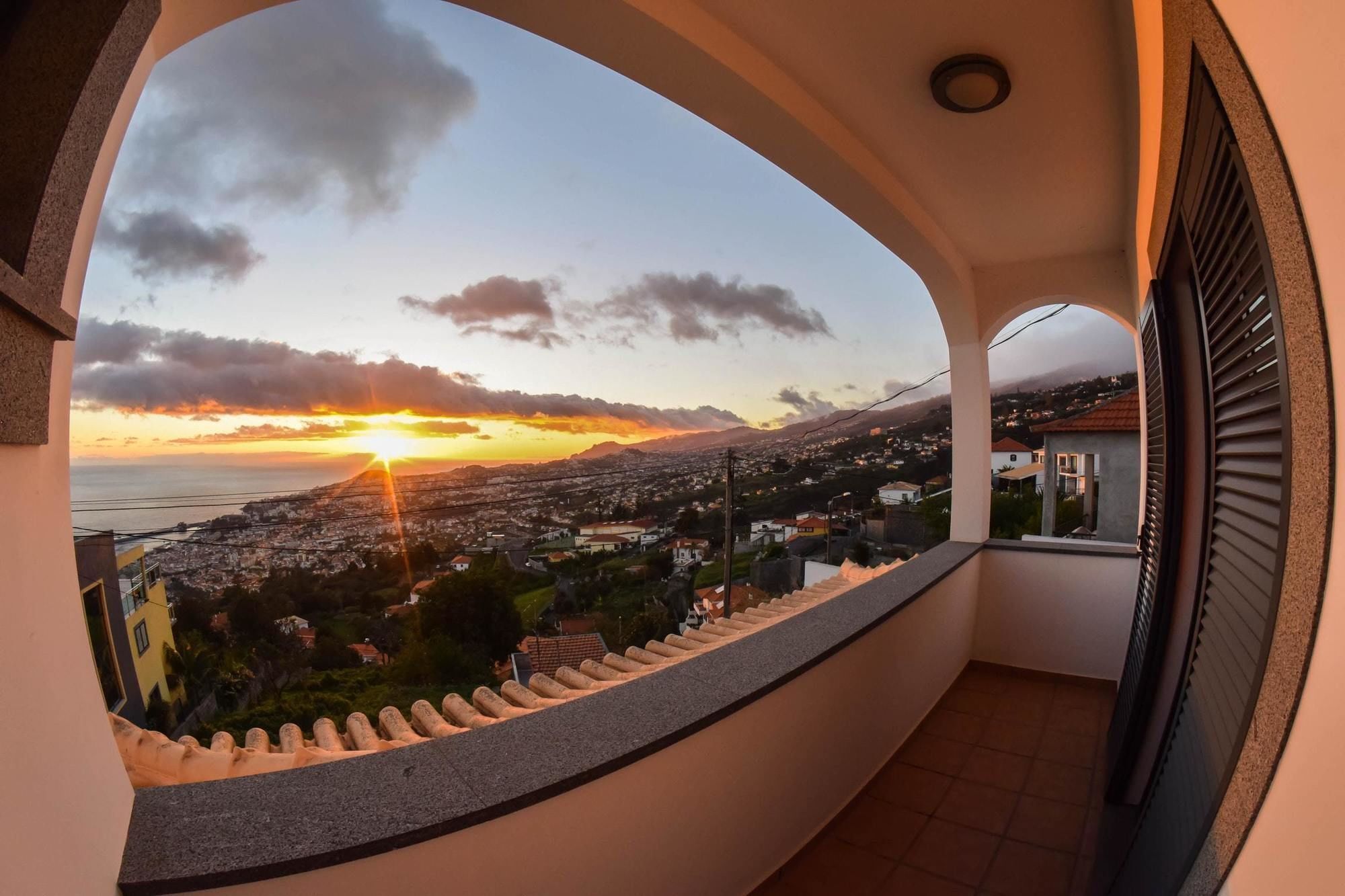 With 3 Bedrooms In With Wonderful Sea View Private Poo Villa Funchal (Madeira)