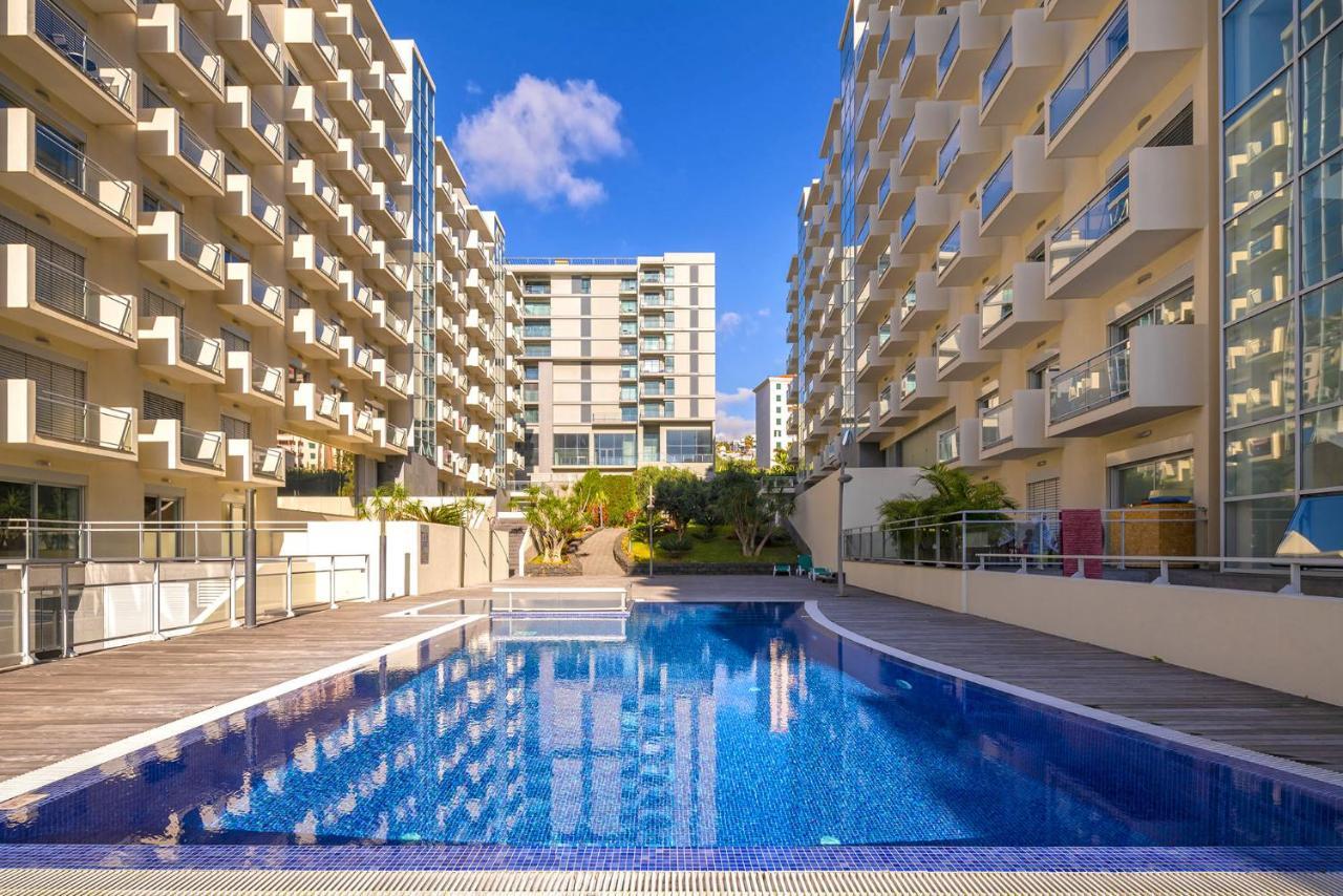 Apartment Blue Sky With Pool By Hr Madeira Funchal (Madeira)