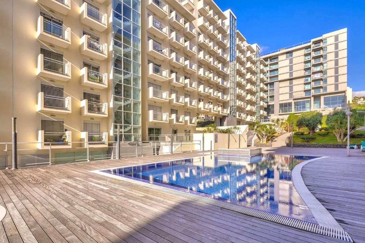 Blue Sky With Pool By Hr Madeira