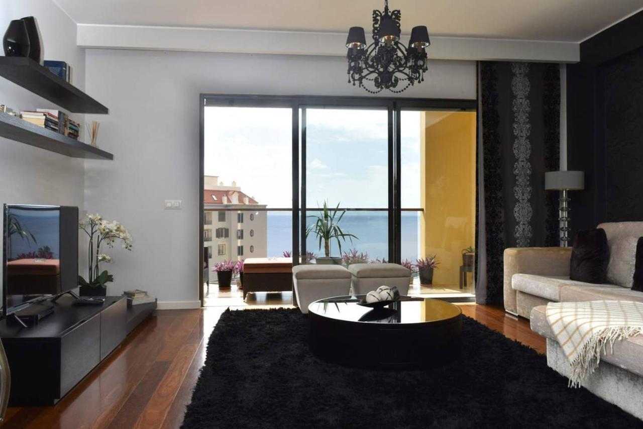 Apartamento Centromar Sunset, a Home in Madeira *
