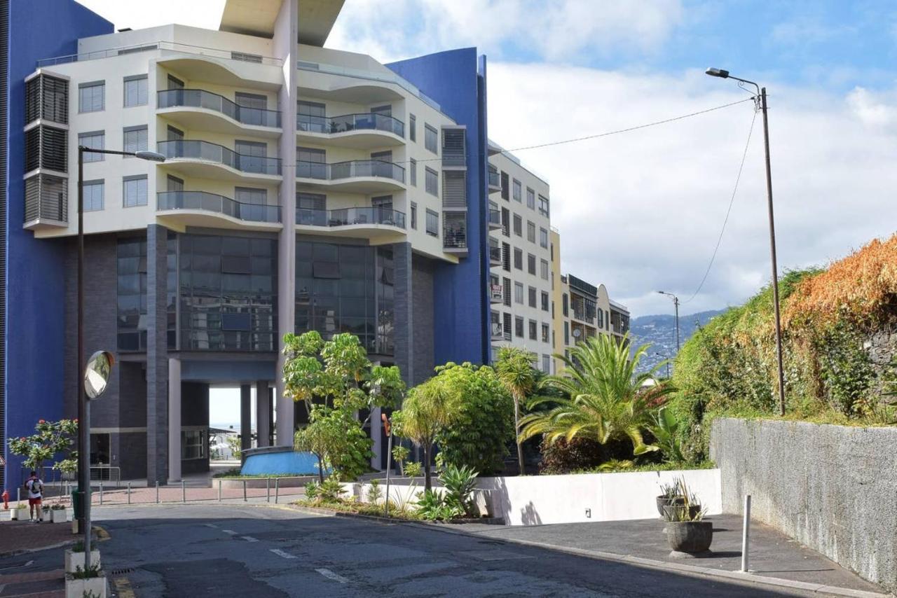 Apartamento Centromar Sunset, a Home in Madeira *