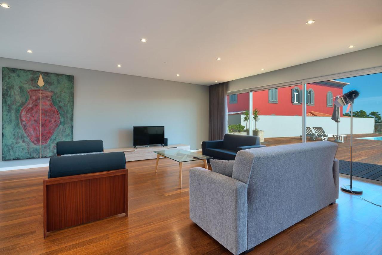 Villa Luxury Nogueira With Private Pool By Hr Madeira