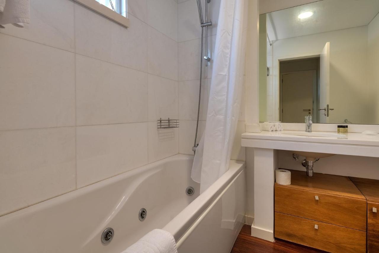 Villa Luxury Nogueira With Private Pool By Hr Madeira *