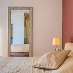Modern Apartment Next To Forum Shopping, Near The Sea, Free Parking And Wifi