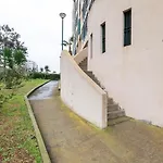 Lovely 1-Bedroom Apartment With Parking Ocean View
