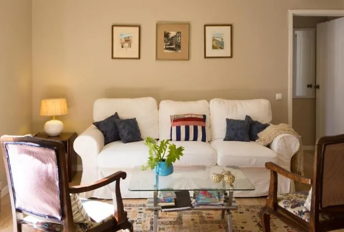 Central Funchal Apartment - Garden - Free Parking & Ac