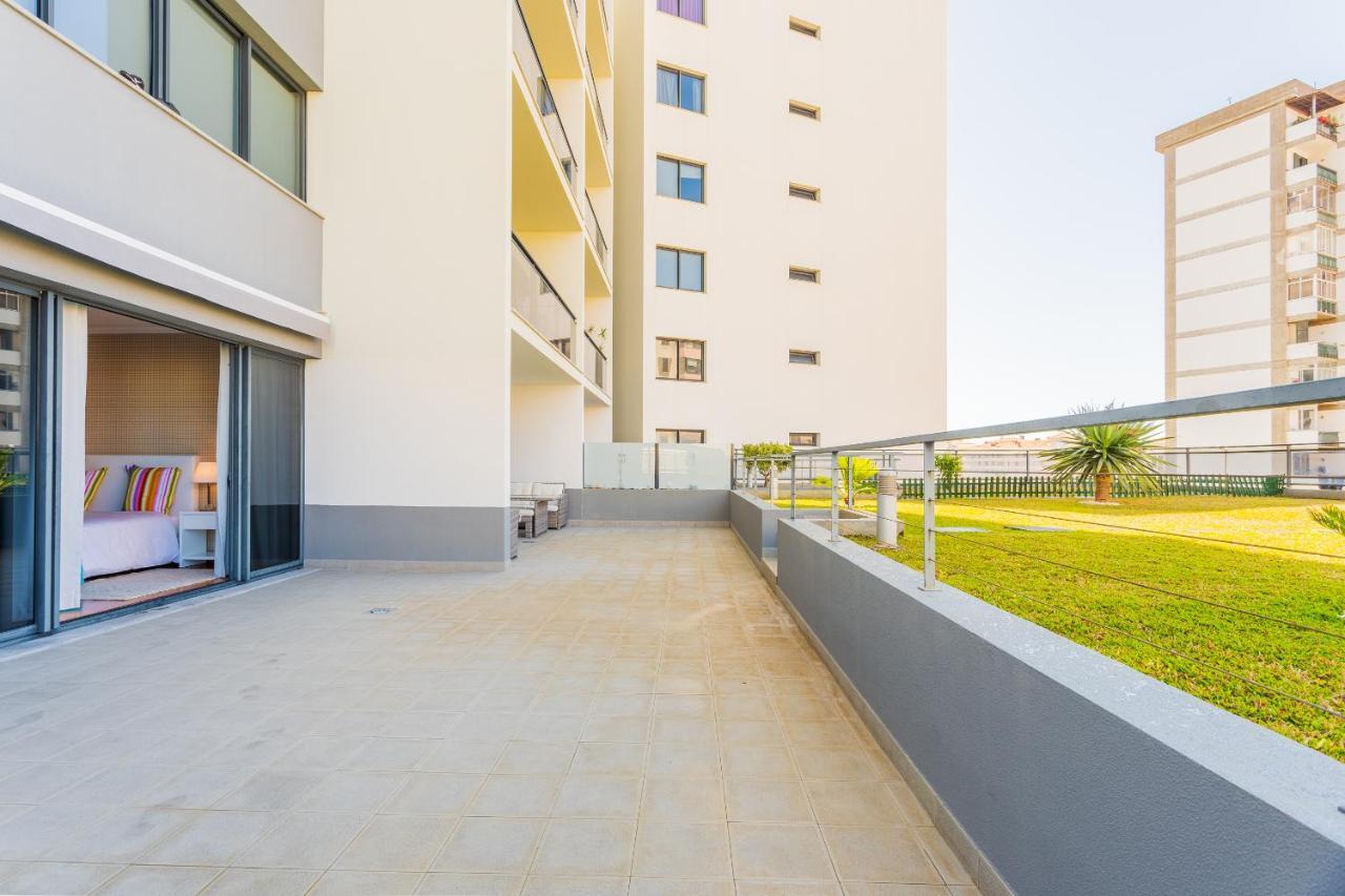 Apartment Ocean View And Garden In Exclusive Area
