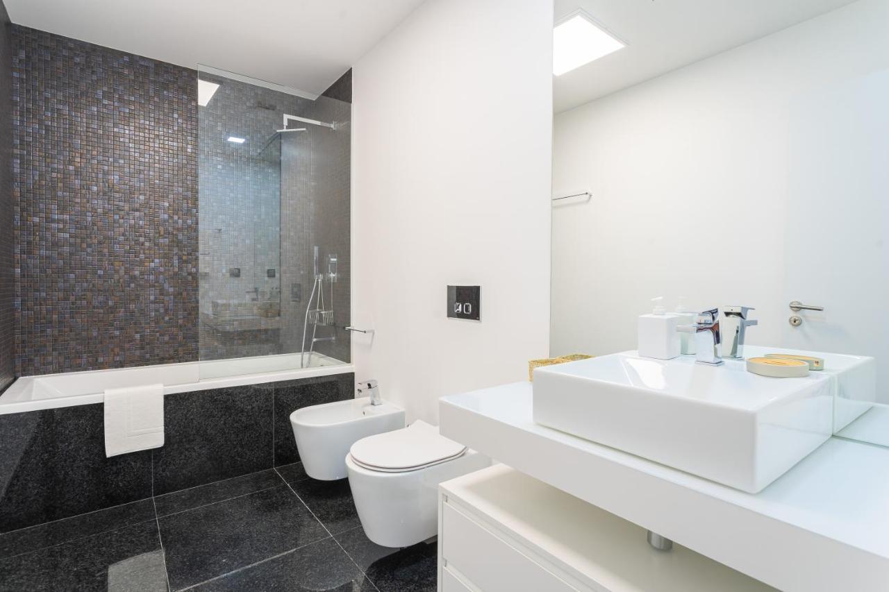 Flh Balcony Flat With Pool Apartment