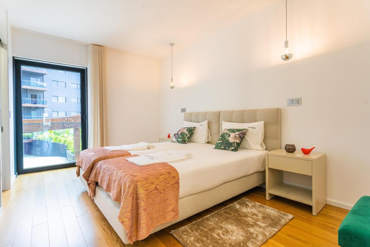 Flh Balcony Flat With Pool *