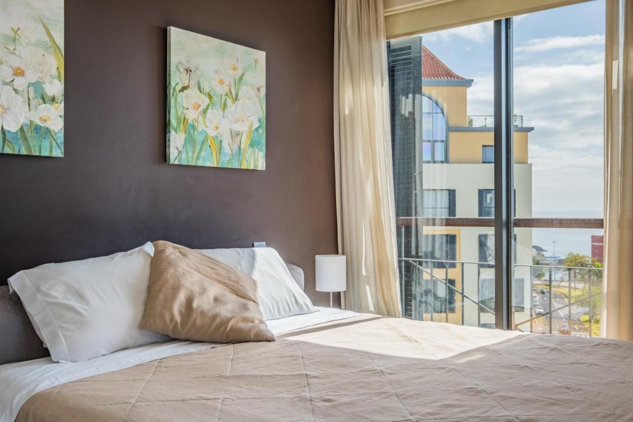 Modern Next To Forum Shopping, Near The Sea, Free Parking And Wifi Apartment *