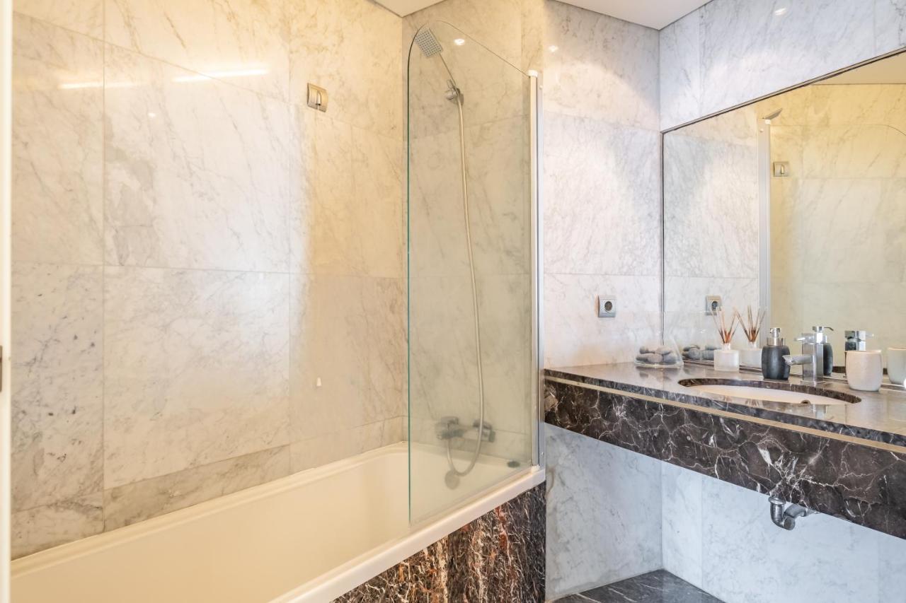 Apartment Modern Next To Forum Shopping, Near The Sea, Free Parking And Wifi *