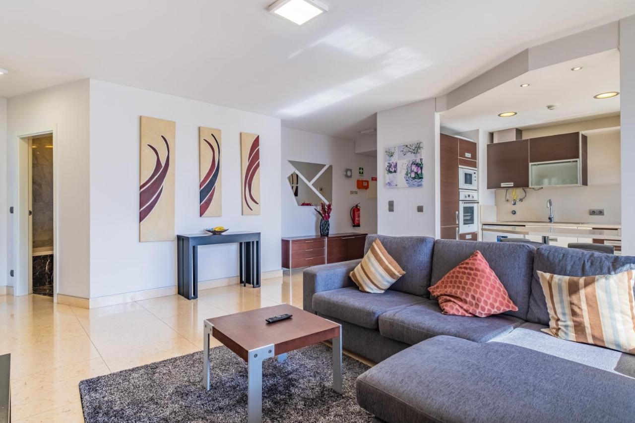 Apartment Modern Next To Forum Shopping, Near The Sea, Free Parking And Wifi Funchal (Madeira)