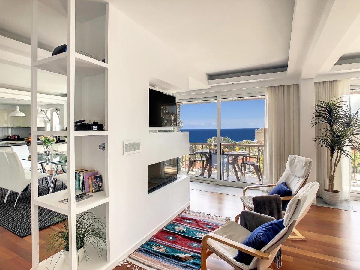 Private Sunset Terrace & Ocean Cliff Pool Garden At Designer Apt By Lovelystay