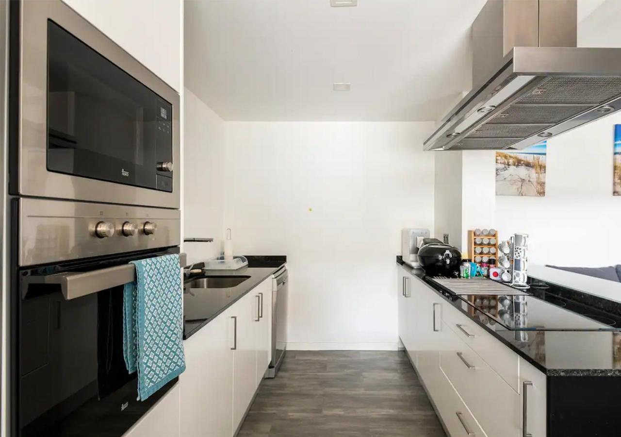 Lovely 1-bedroom With Parking Ocean View * Funchal (Madeira)