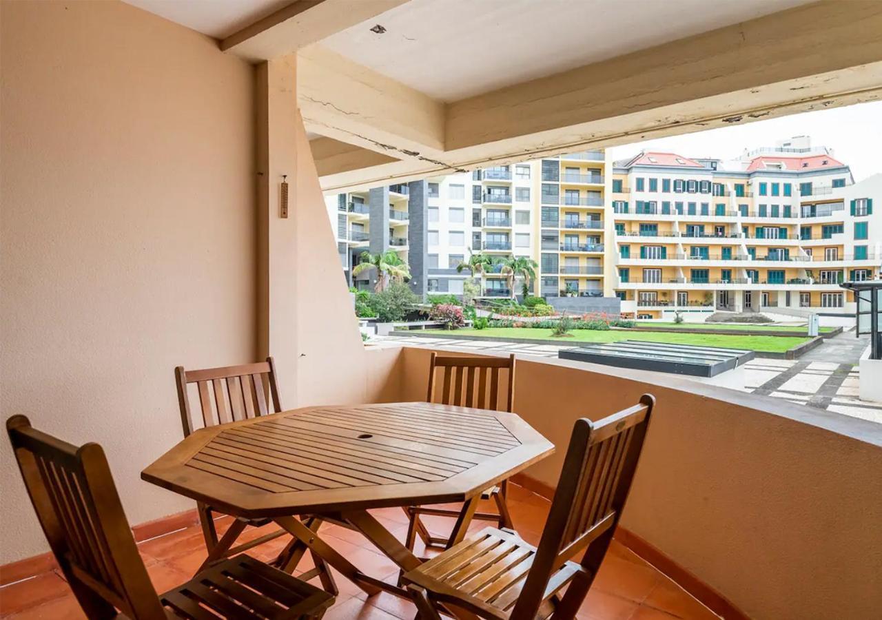 Lovely 1-bedroom With Parking Ocean View Funchal (Madeira)