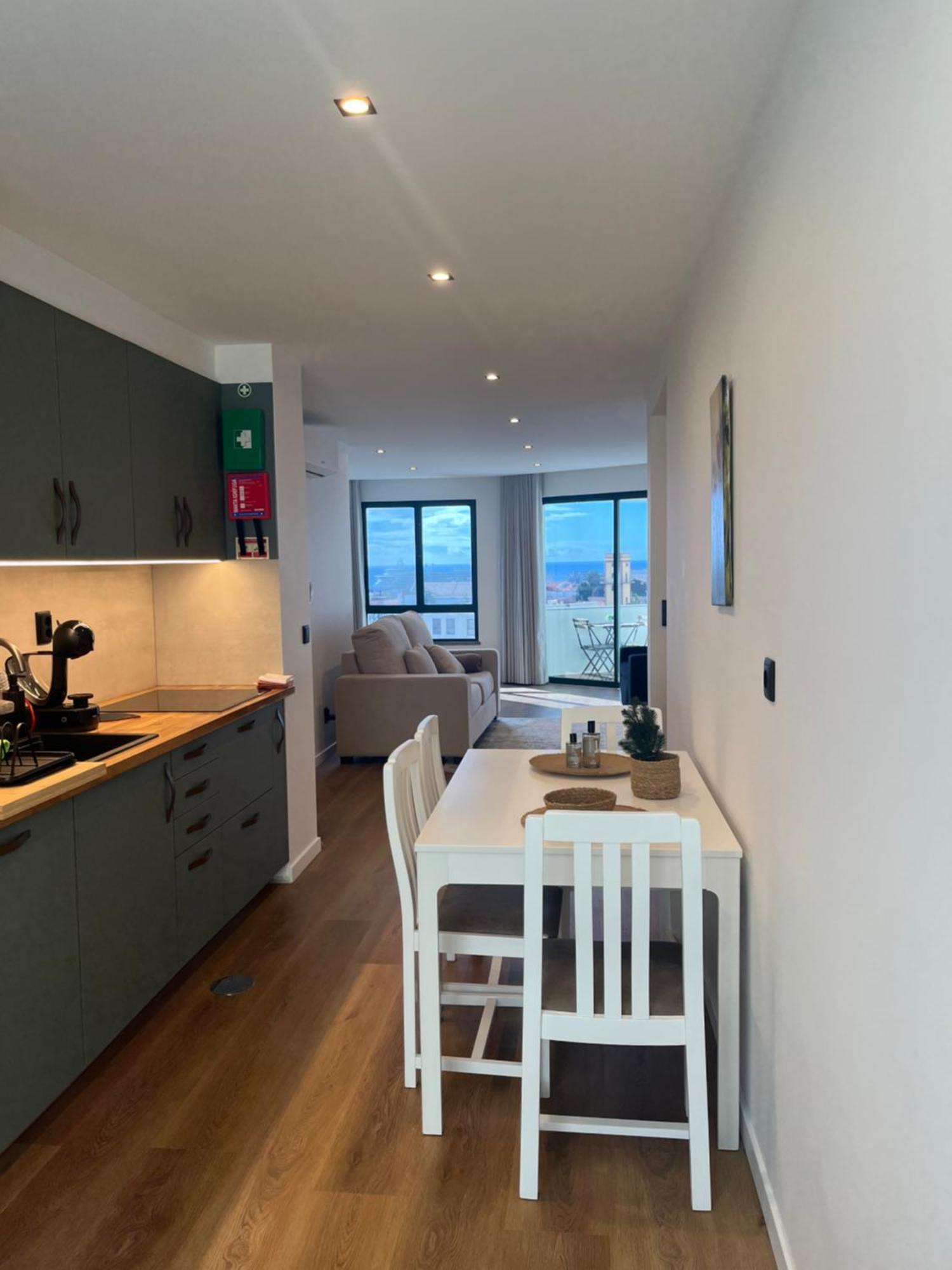 Luxury View - Free Parking Apartment *
