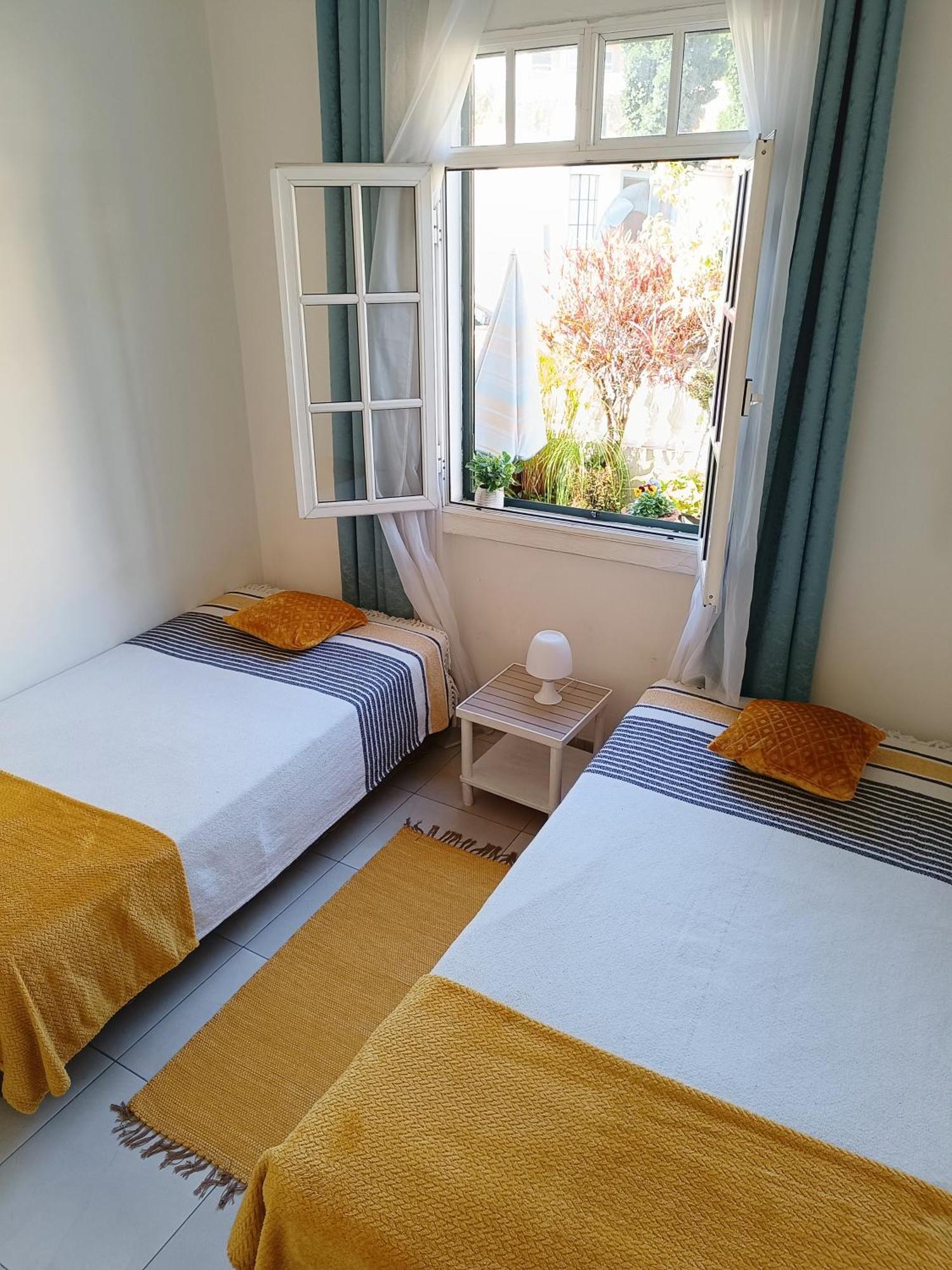 Nhà khách & Flower - Private Bedrooms