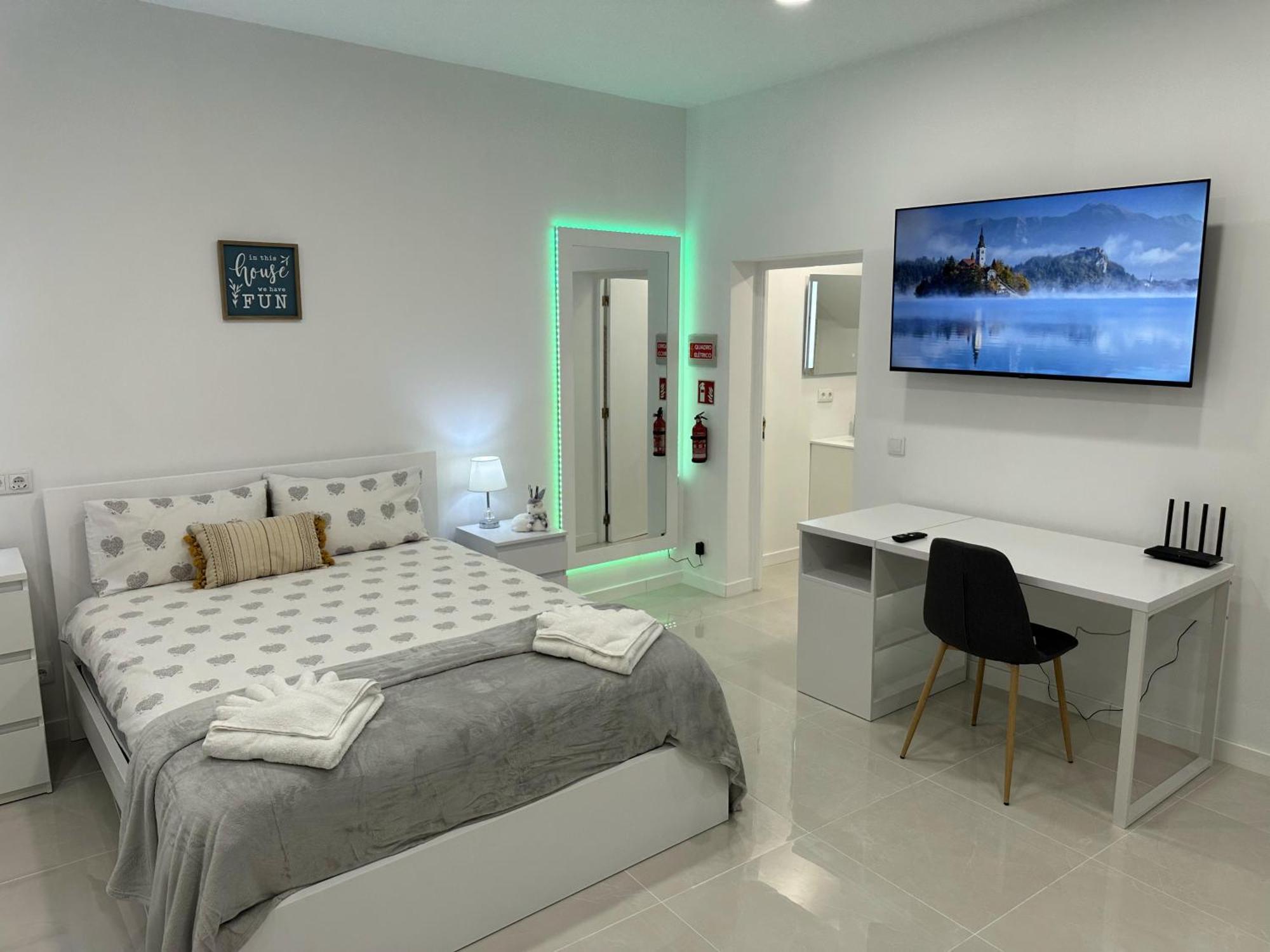 Funchal-studio-sleeps4-freeparking Apartment