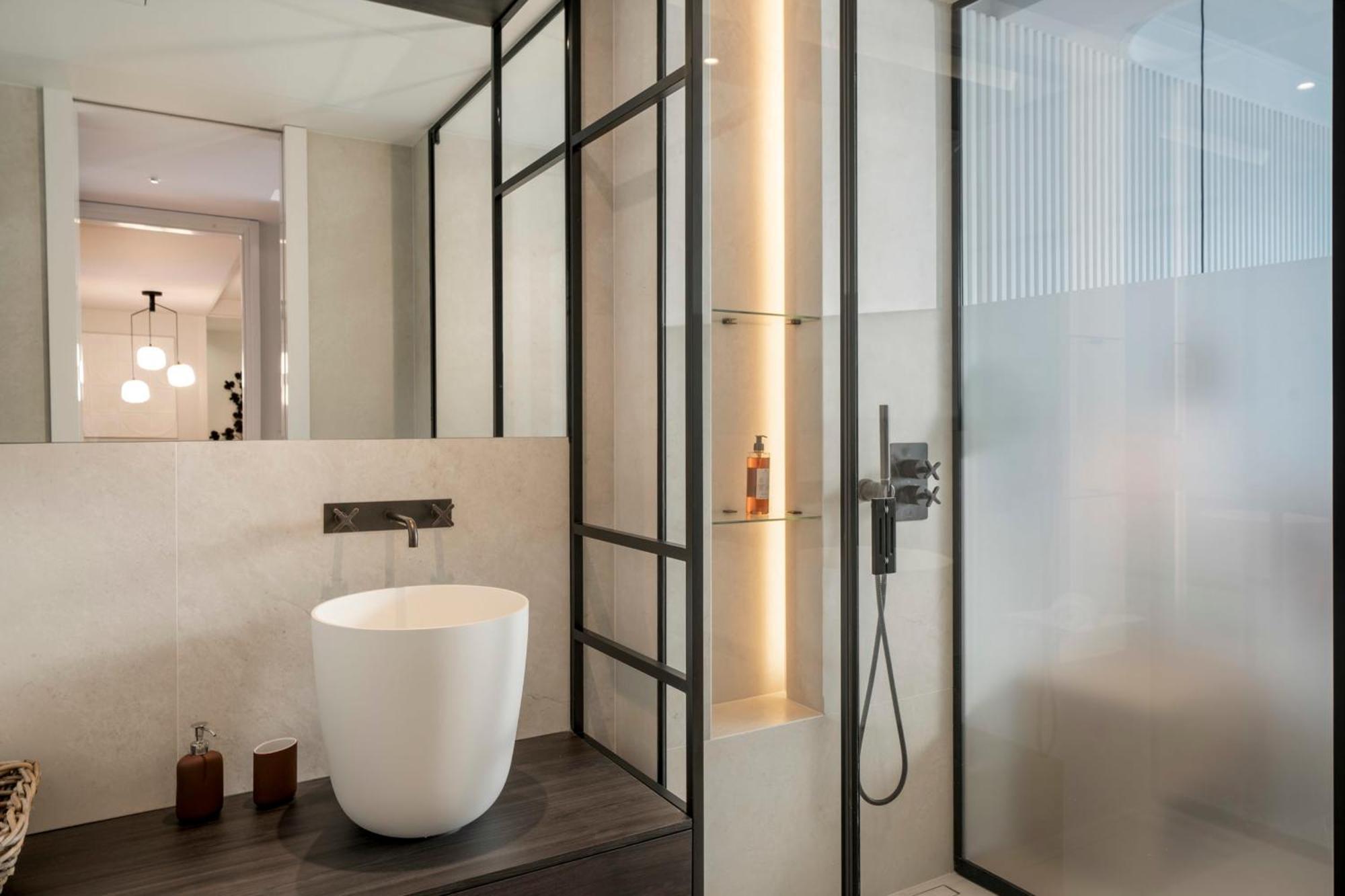 Savoy Insular Ii By An Island Apartment