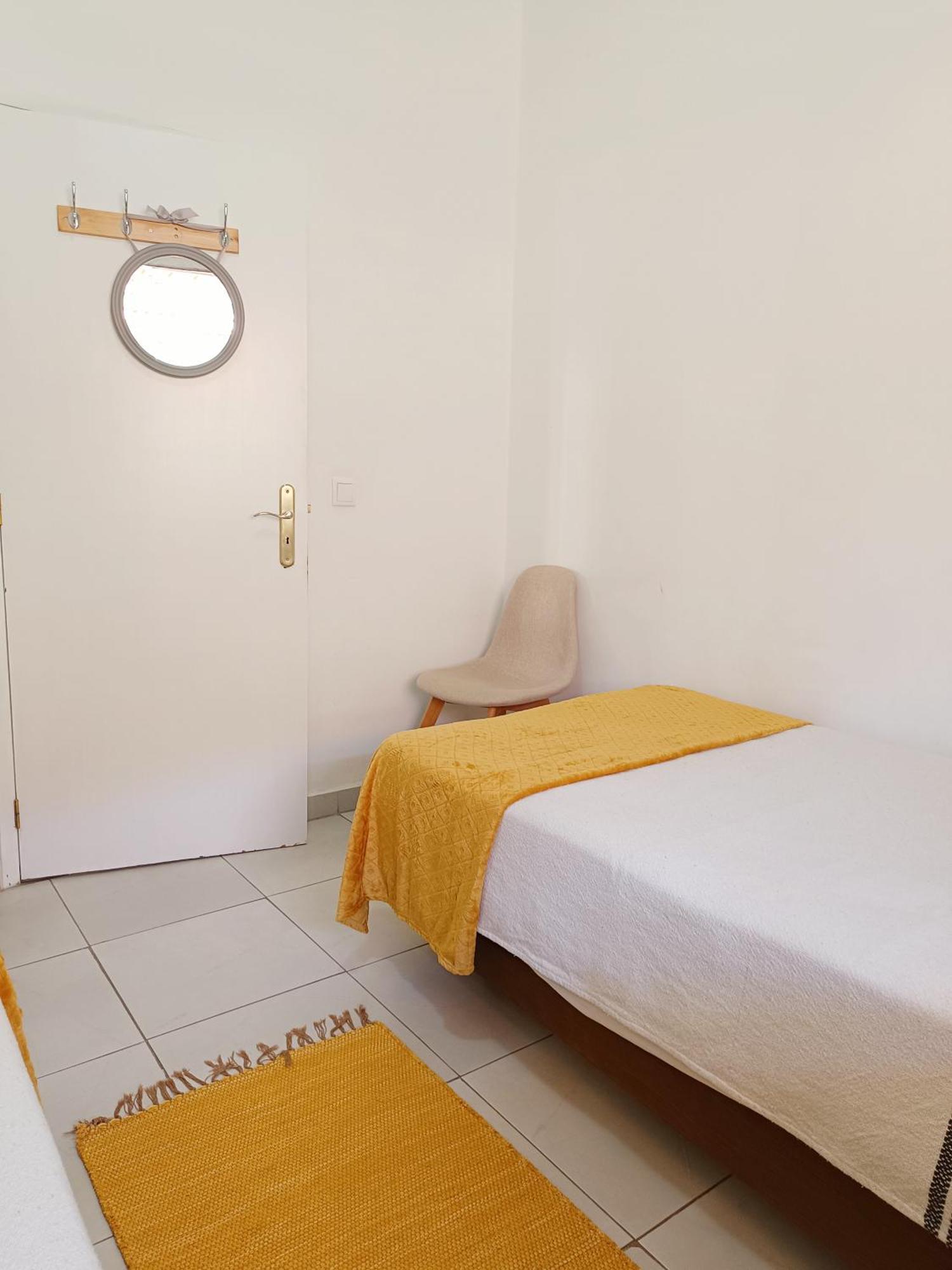 Nhà khách & Flower - Private Bedrooms *