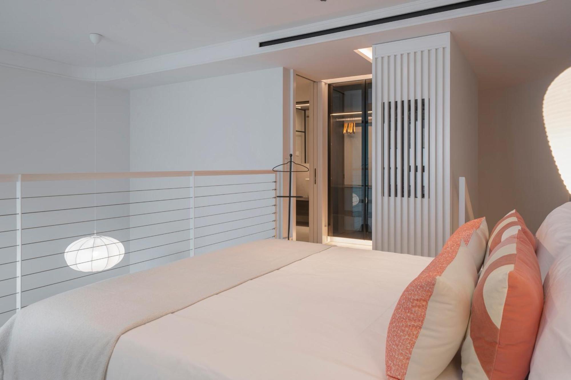 Savoy Insular Loft By An Island