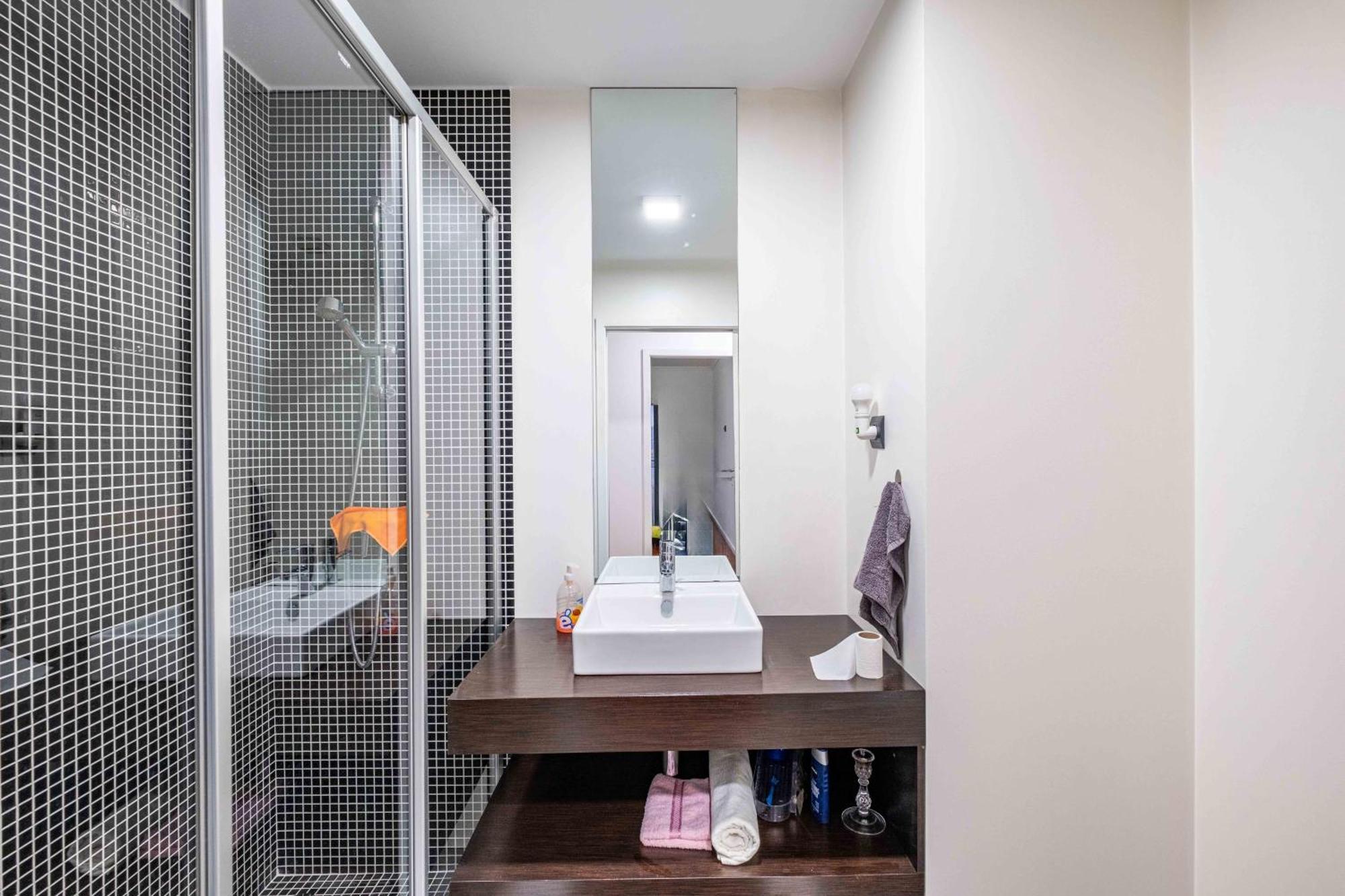 For Rent In Apartment *