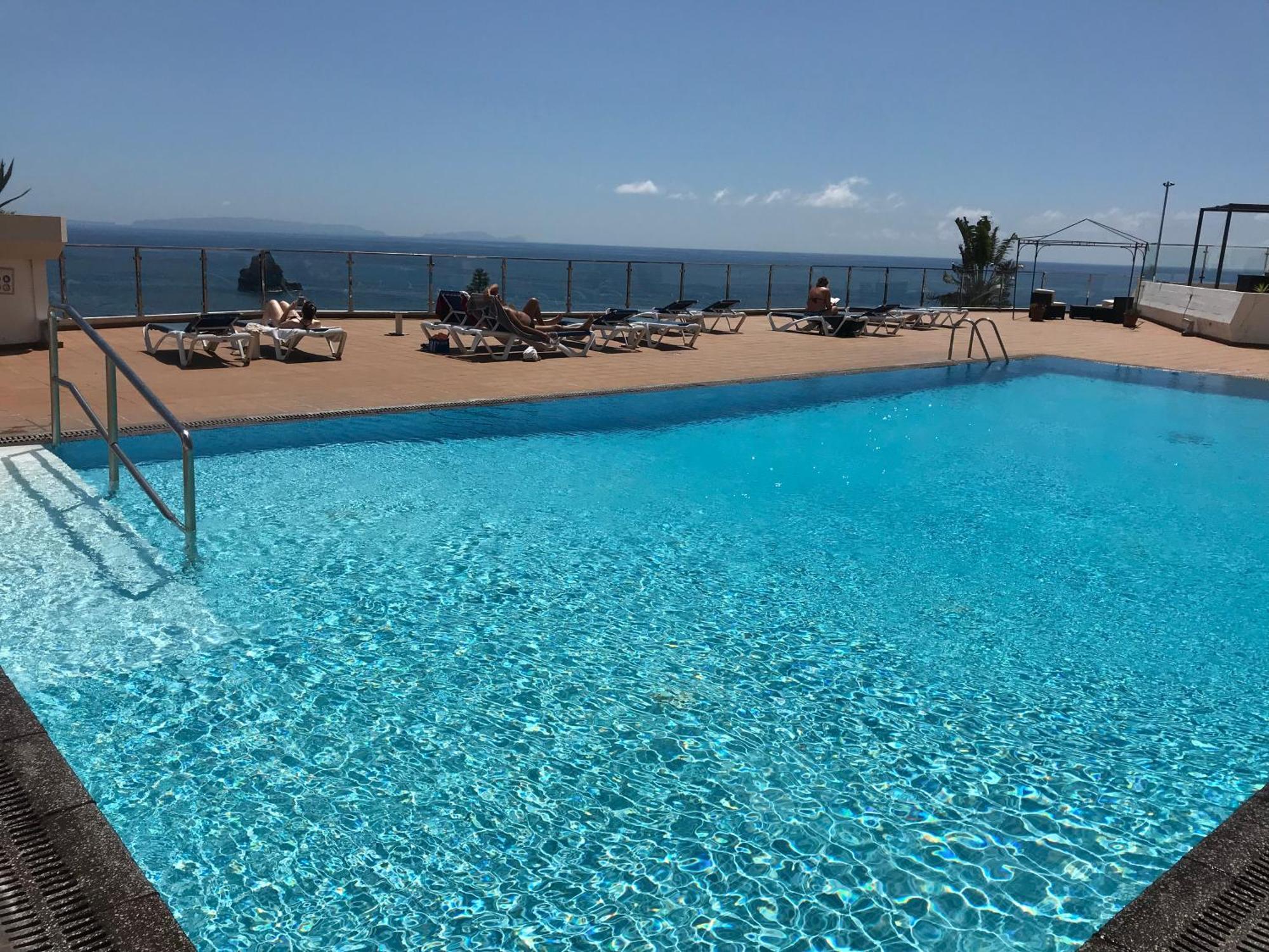 303 - * Funchal (Madeira)
