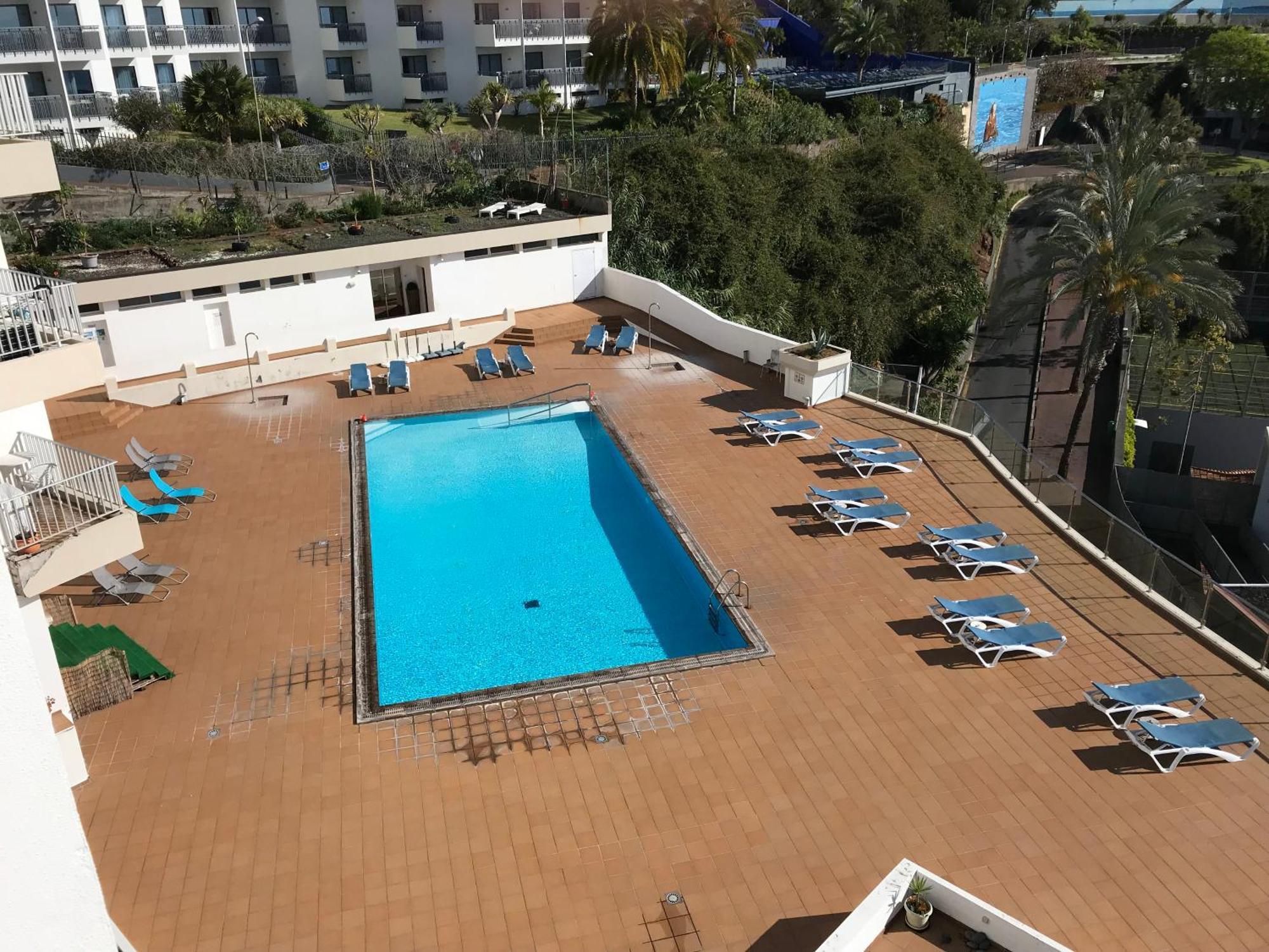 303 - * Funchal (Madeira)