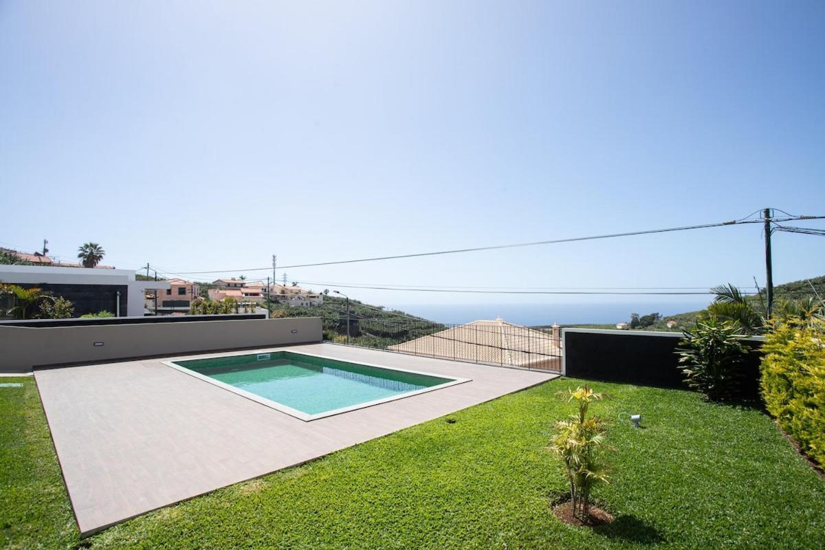 Dori's Modern Retreat By Tmlc * Funchal (Madeira)