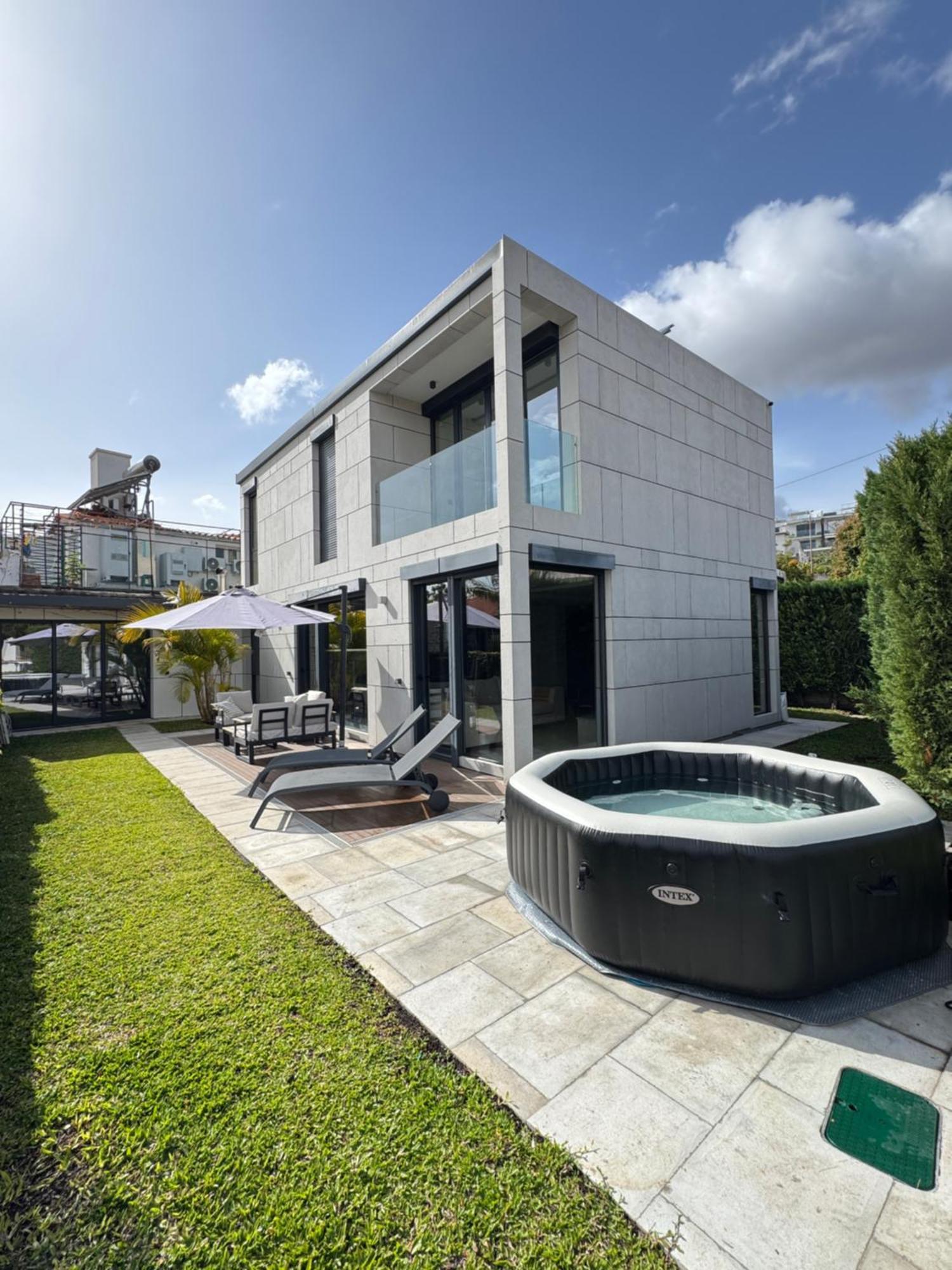 Square House Villa *