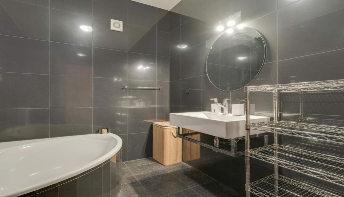 Portola Penthouse By Ymr * Funchal (Madeira)