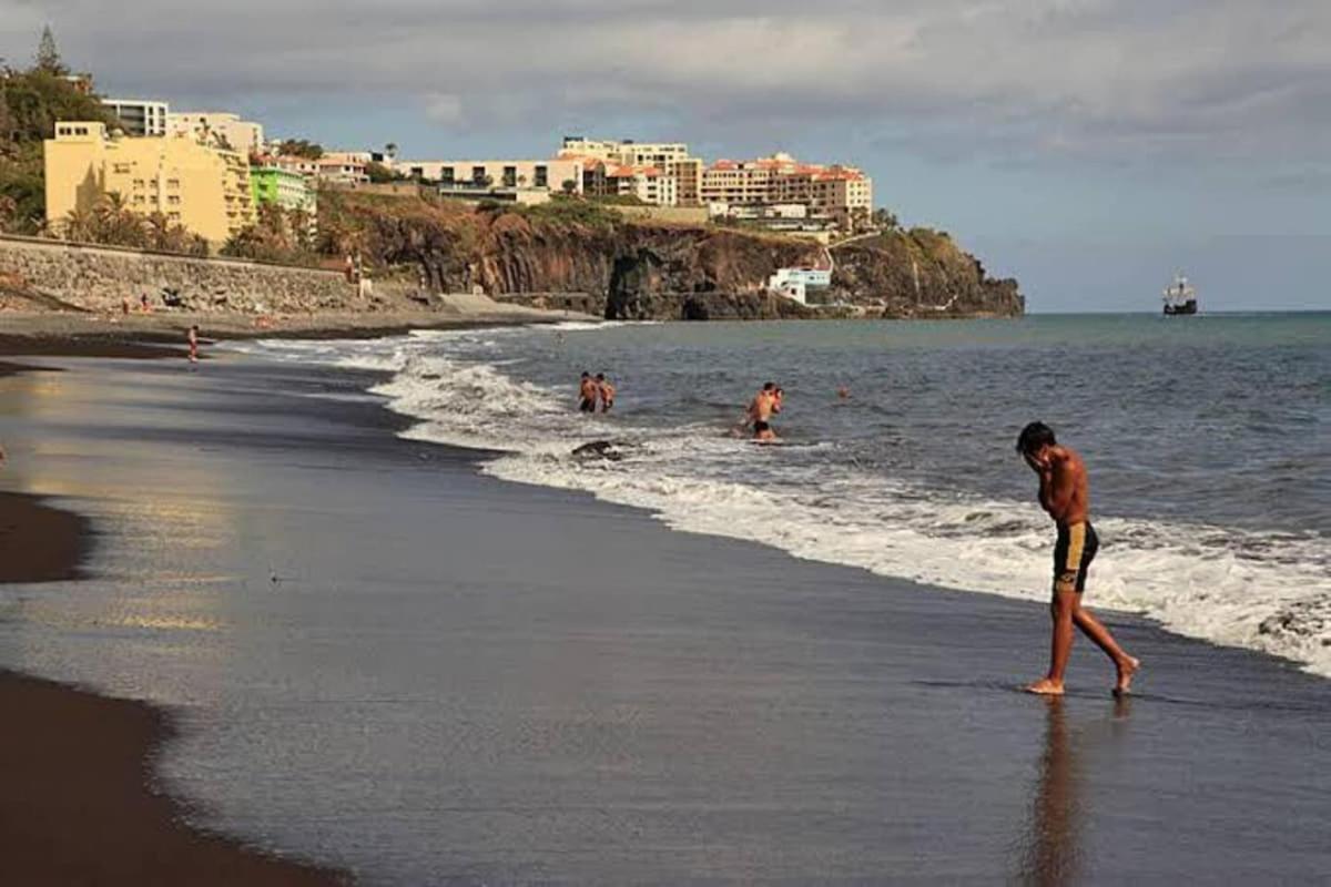 Peaceful Beachside Penthouse - 3 Bed 608 Funchal (Madeira)
