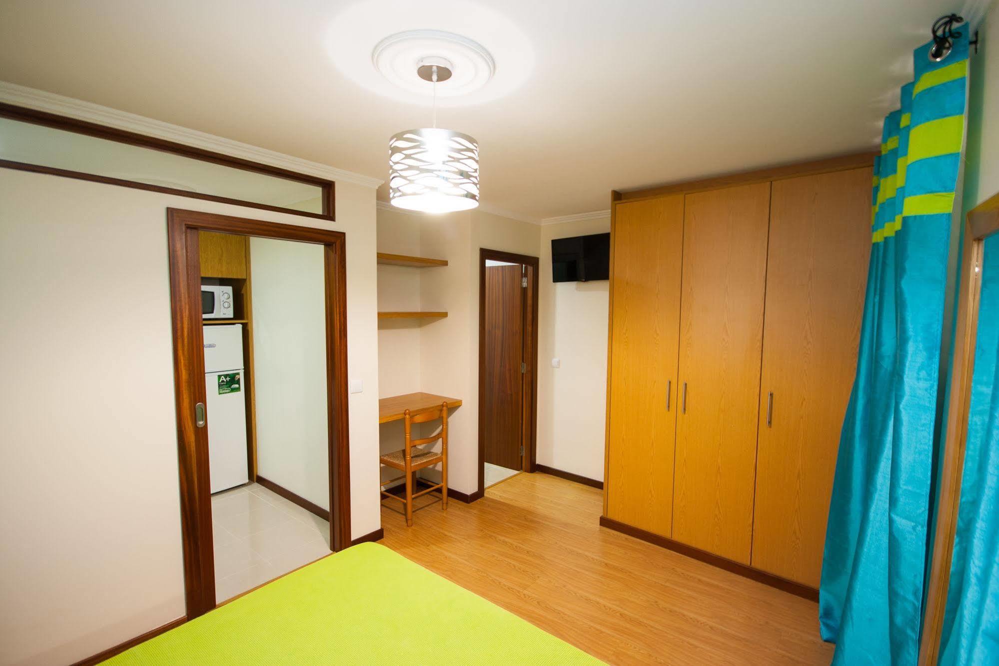 Residencial Nhà khách 2*