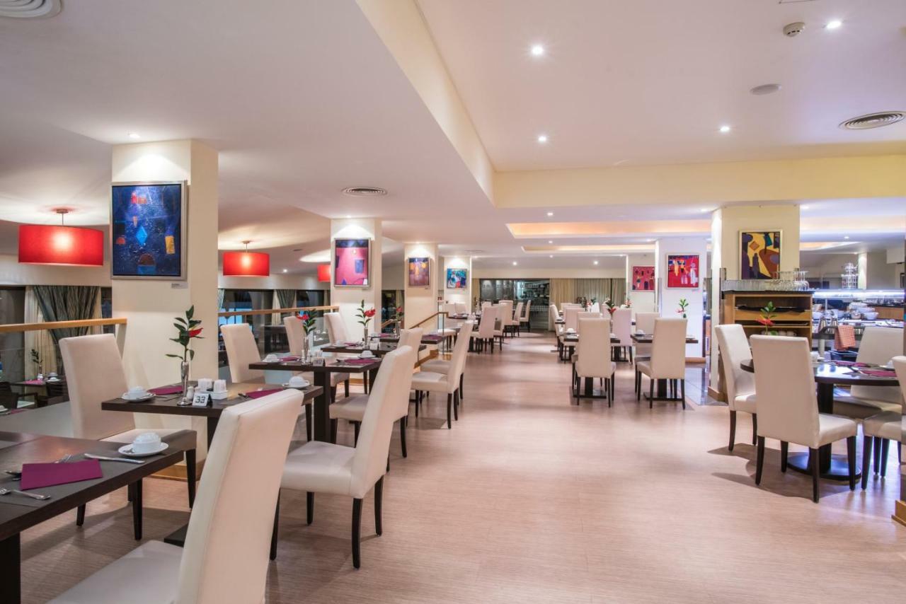 Deluxe Suites At Gardens Hotel