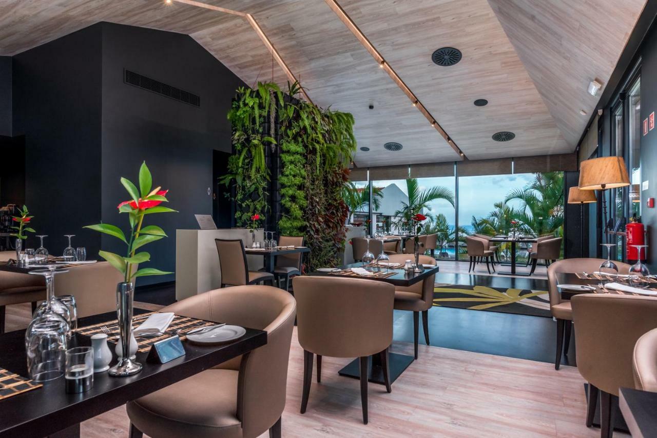 Deluxe Suites At Gardens