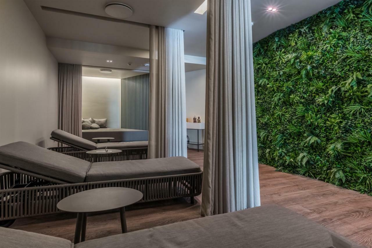 Hotel Deluxe Suites At Gardens 4*