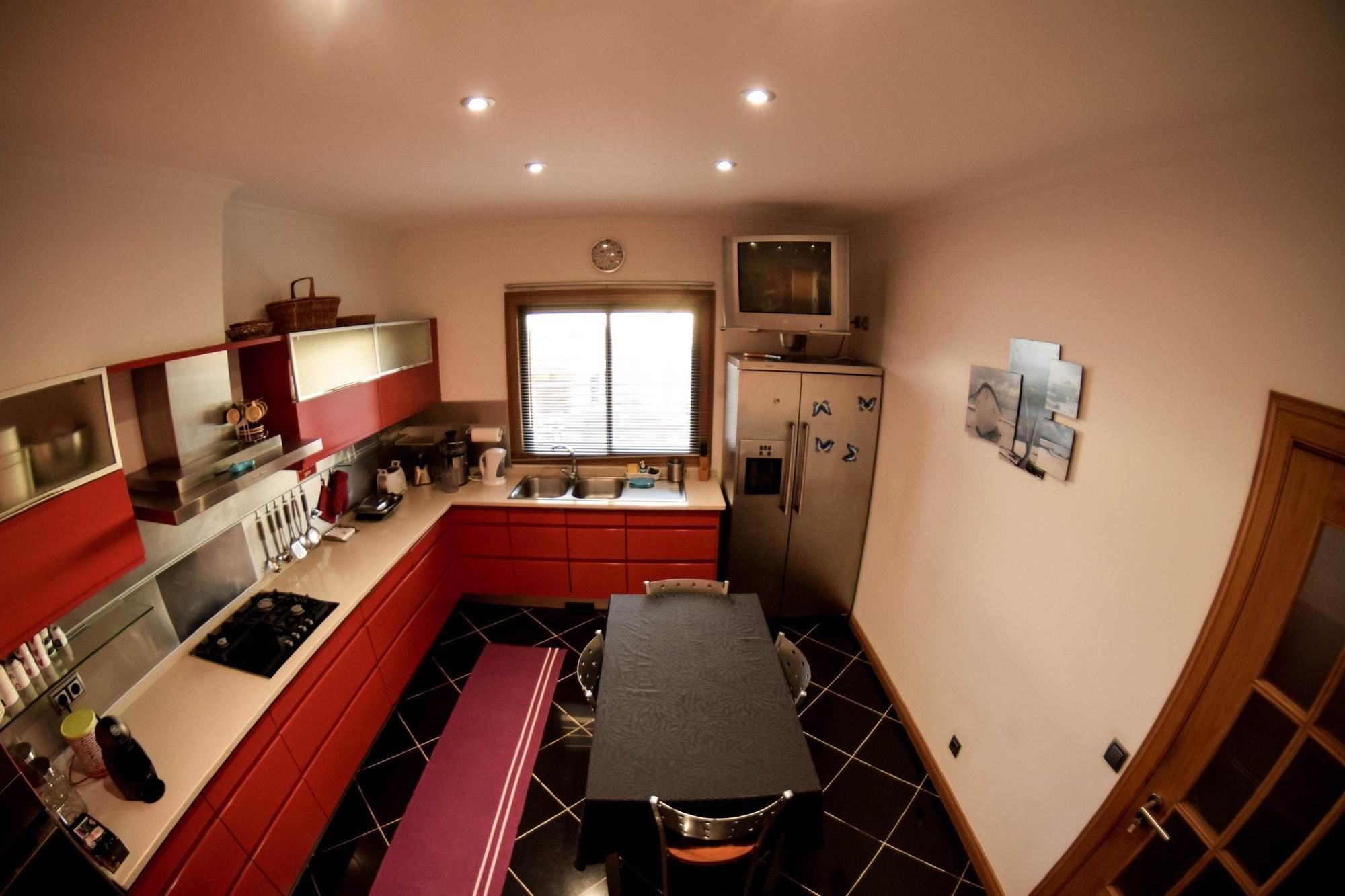 With 3 Bedrooms In With Wonderful Sea View Private Poo